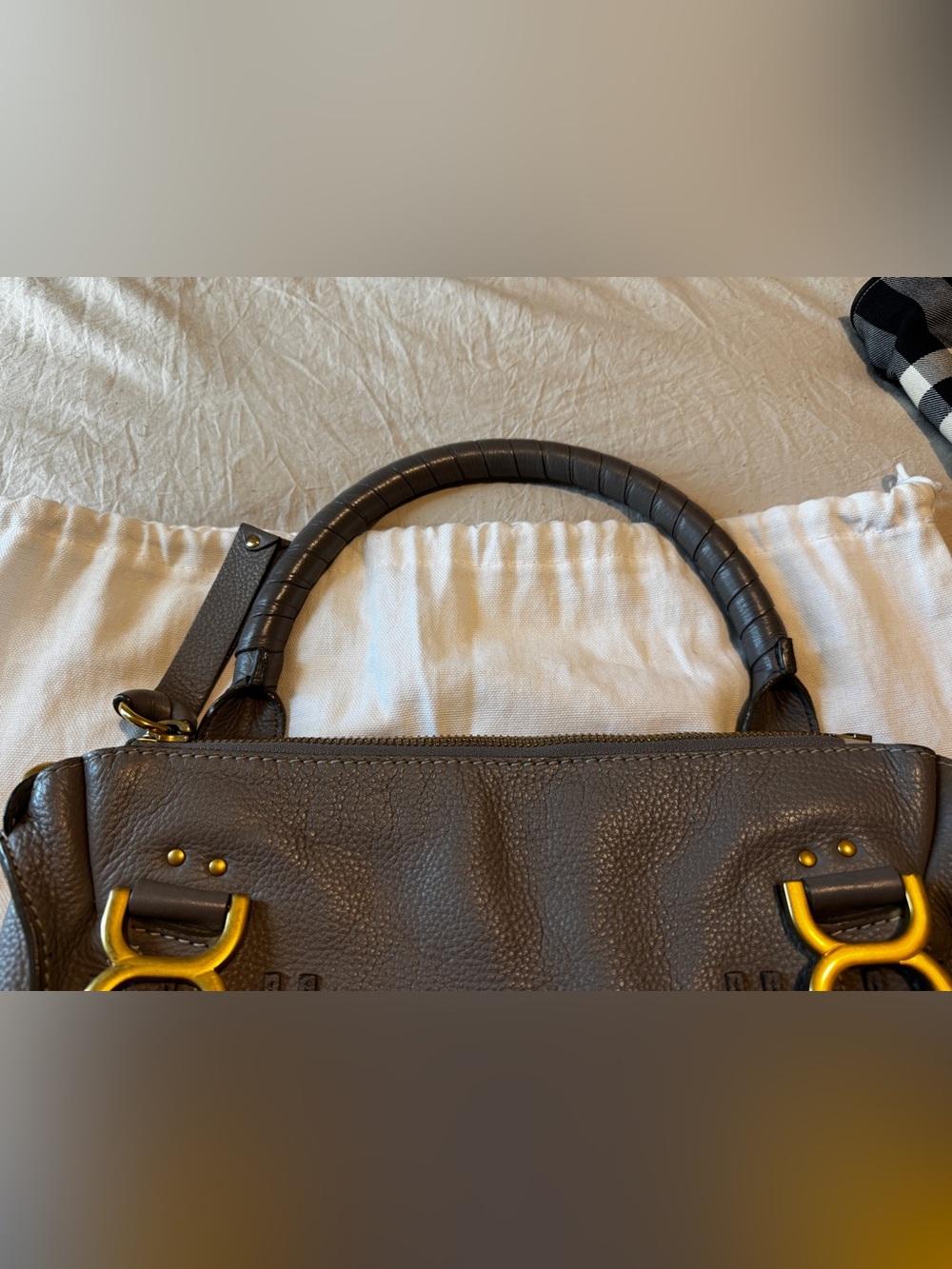 Chloé Marcie Medium Double Carry Satchel Bag in Grained Leather - CASHMERE GREY - Picture 10 of 13